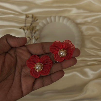 Filigree Floral Studs!