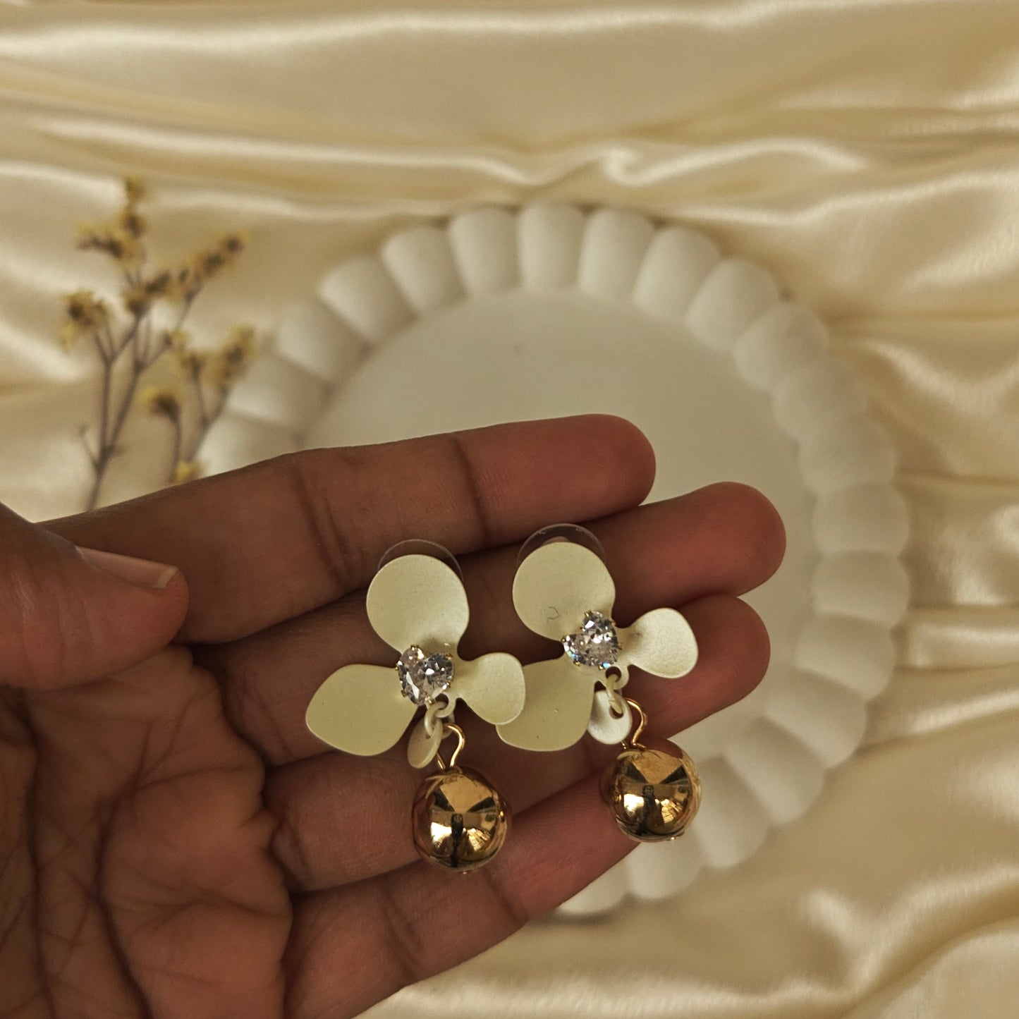 Flower drop studs